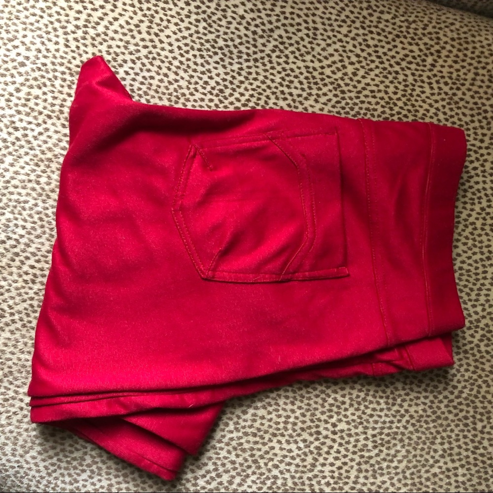 Red leggings🔺